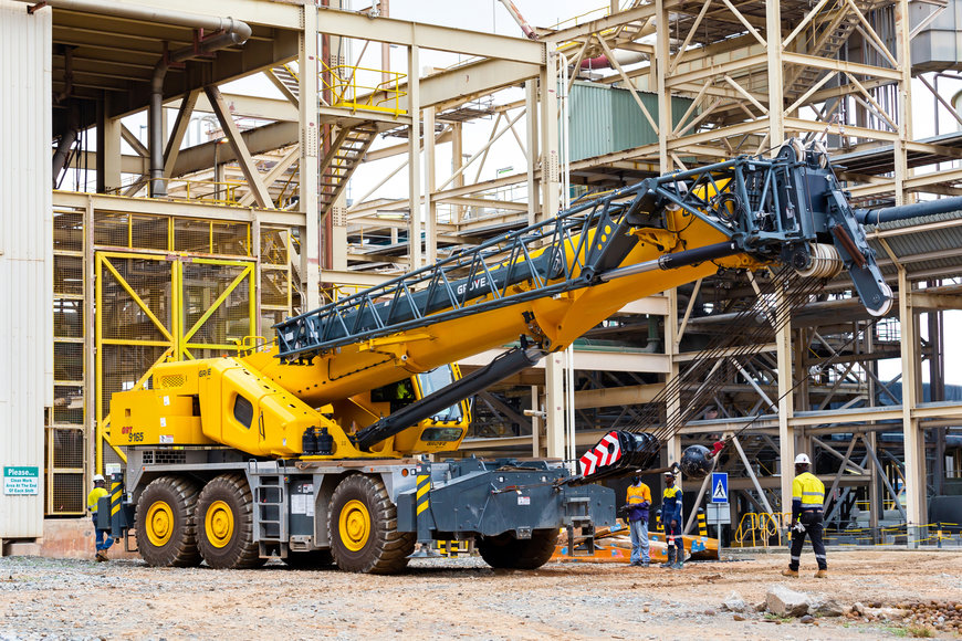 Long-time dealer Paterson Simons celebrates first Grove GRT9165 sale in Africa